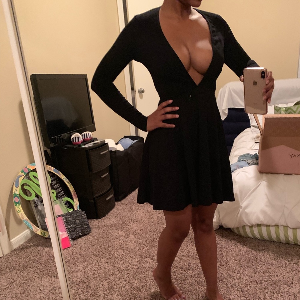 American Apparel Deep V Skater Dress - Picture 3 of 8